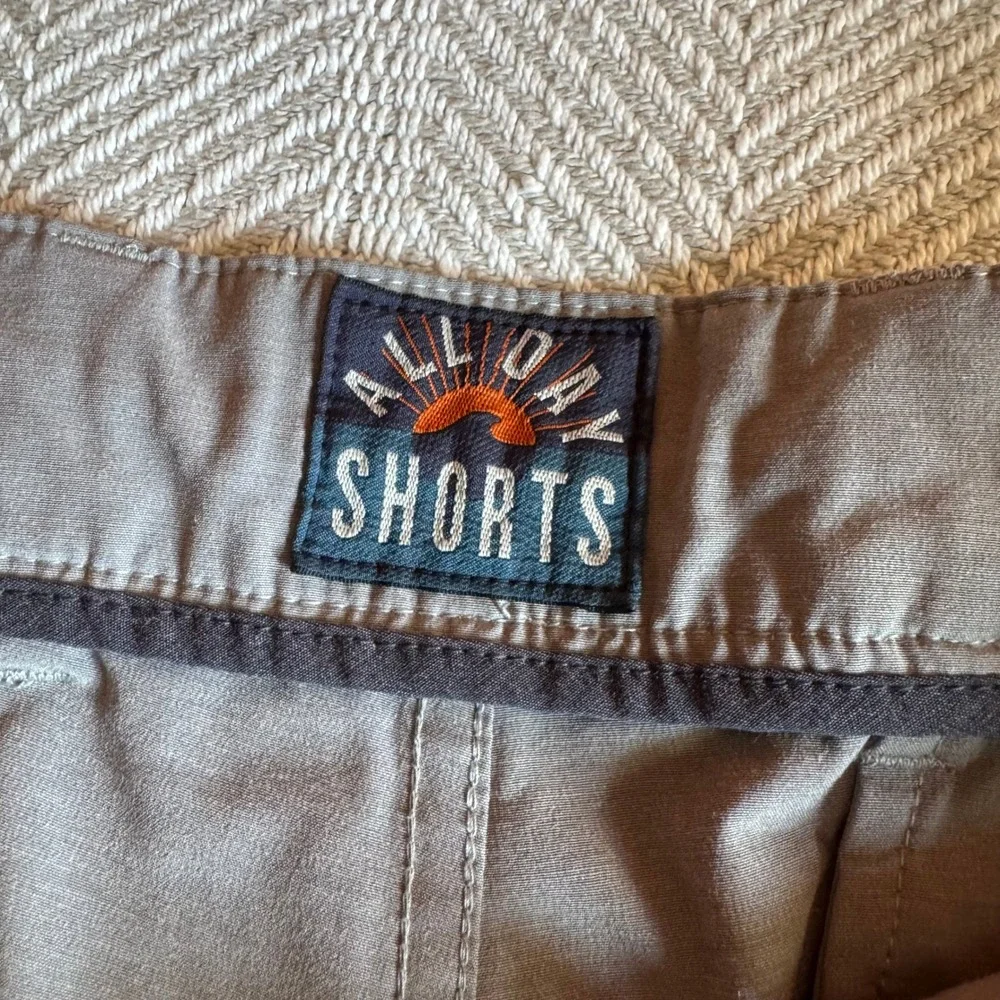 Faherty All Day Shorts Mens 33 (34) Grey Hybrid Quick Dry Board Shorts 9 Inseam